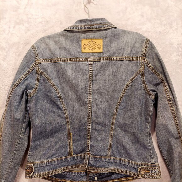 Cabi Jean jacket womens M Blue Denim Logo cropped Long sleeves waist tabs beachy - Picture 8 of 13